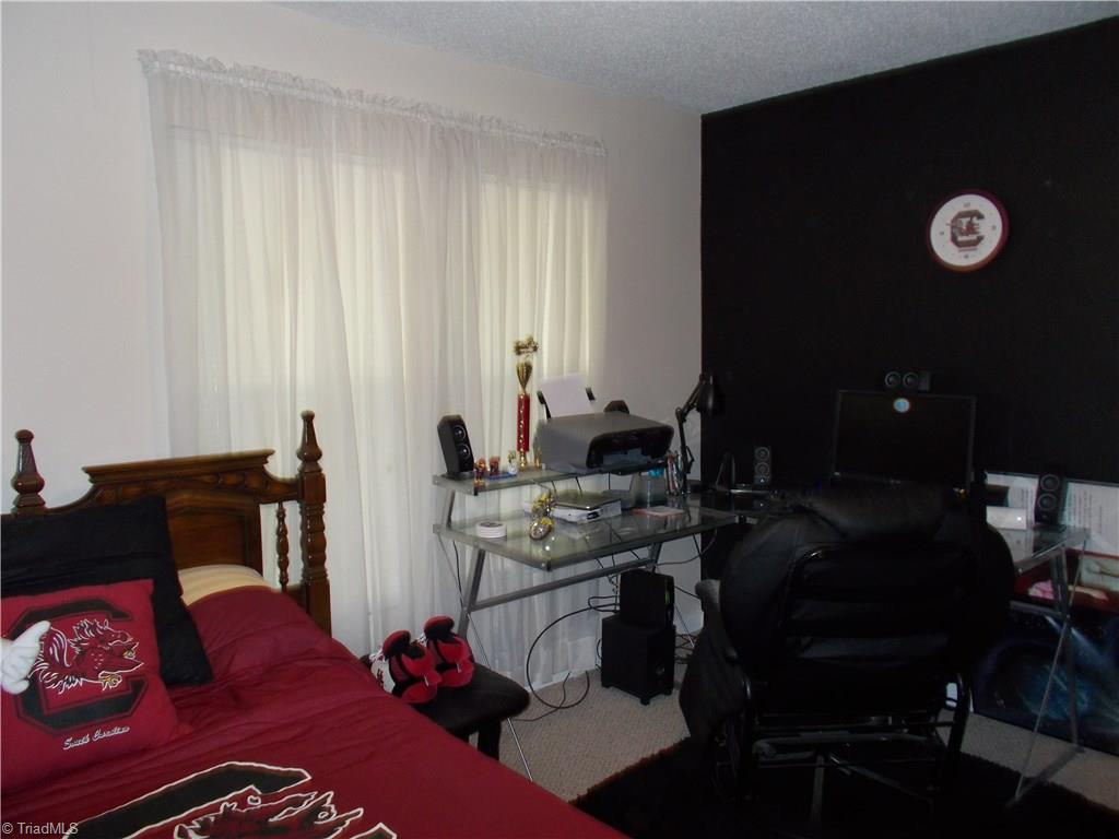 1036 East Fairfield Road High Point, NC 27263 - Photo 12 of 21 Gallery Image 12