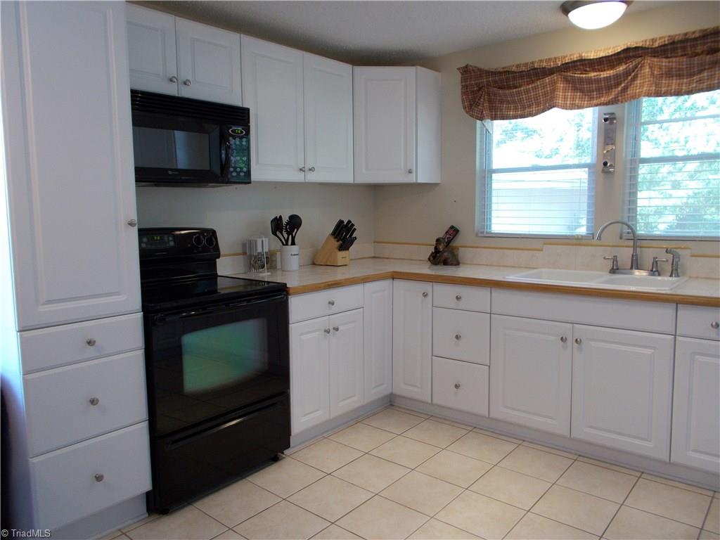 1036 East Fairfield Road High Point, NC 27263 - Photo 5 of 21 Gallery Image 5