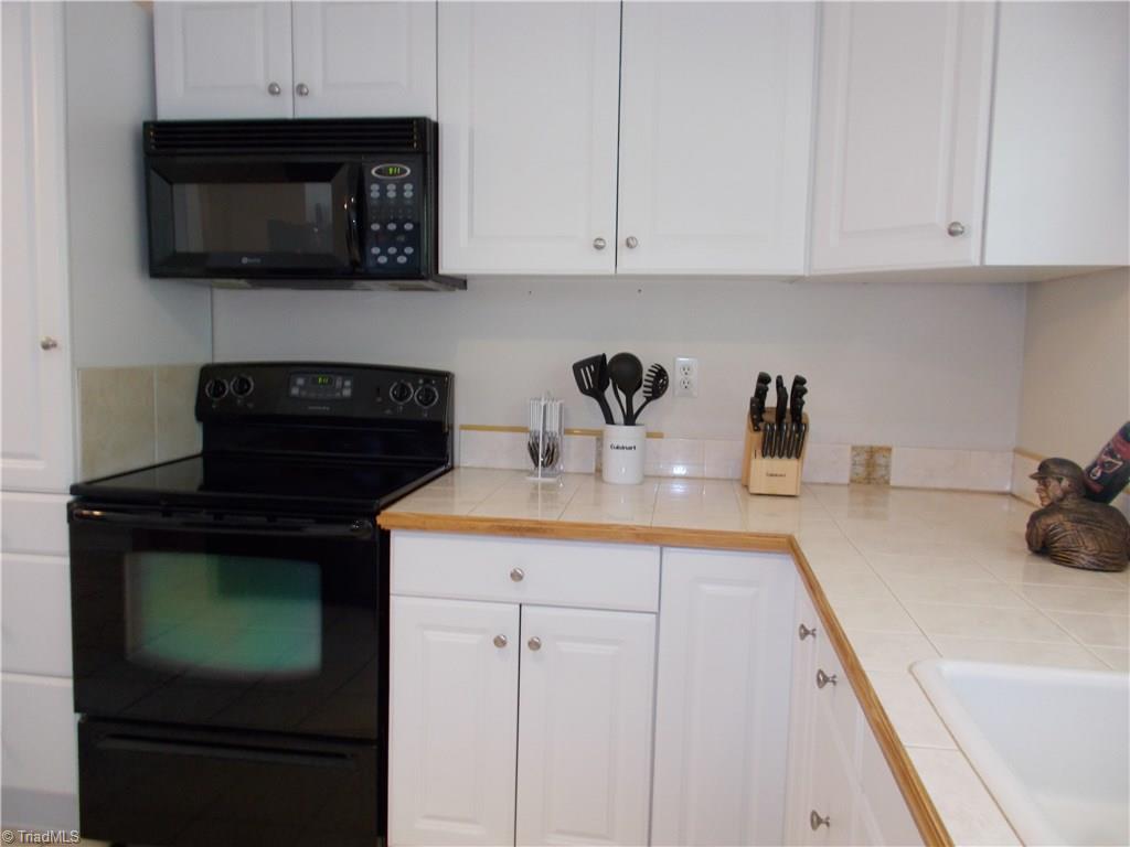 1036 East Fairfield Road High Point, NC 27263 - Photo 8 of 21 Gallery Image 8