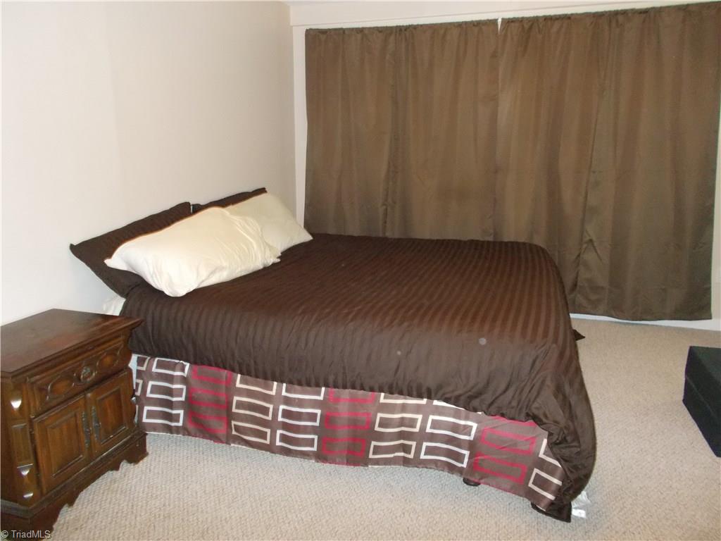 1036 East Fairfield Road High Point, NC 27263 - Photo 9 of 21 Gallery Image 9