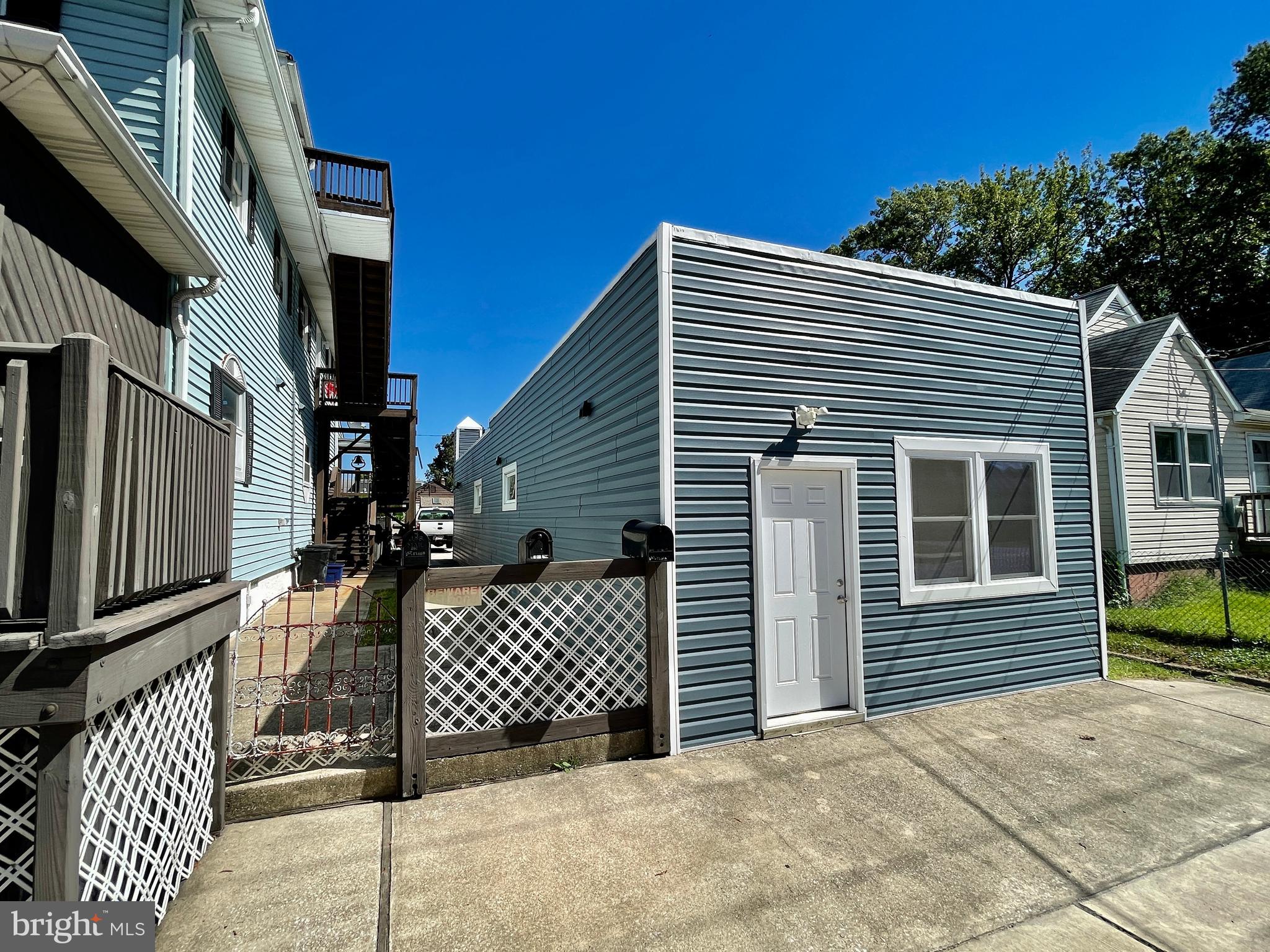 201 South Marlyn Avenue Baltimore, MD 21221 - Photo 2 of 8