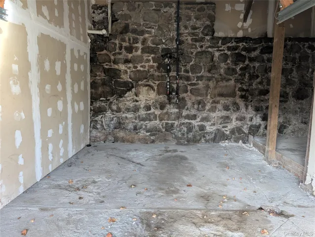 $2,150 | 12 Railroad Avenue, Unit 2, Chester, NY 10918