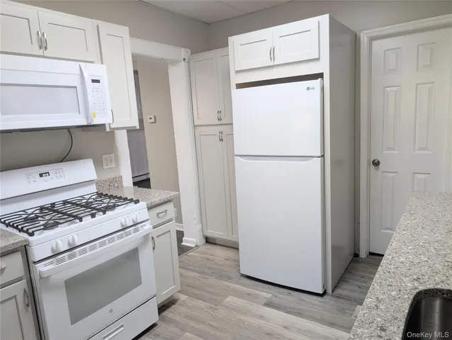 $2,150 | 12 Railroad Avenue, Unit 2, Chester, NY 10918