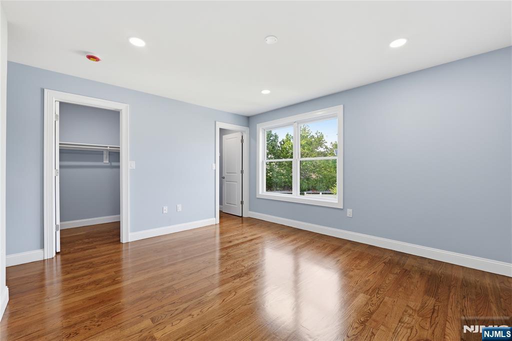 23 Edwin Place Newark, NJ 07112 - Photo 9 of 32