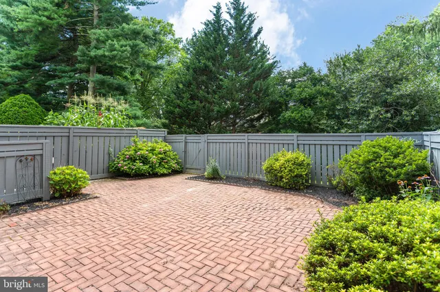 $495,000 | 20744 Highland Hall Drive, Montgomery Village, MD 20886