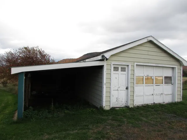 $276,250 | 56 Danyow Drive, Addison, VT 05491