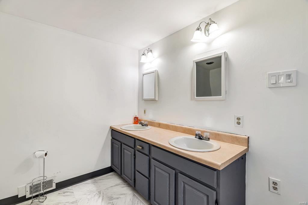 601 Forder Road St. Louis, MO 63129 - Photo 20 of 26 Gallery Image 20