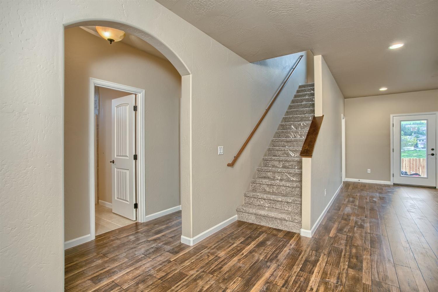 4686 Hillcrest Road Medford, OR 97504 - Photo 8 of 28 Additional Photo