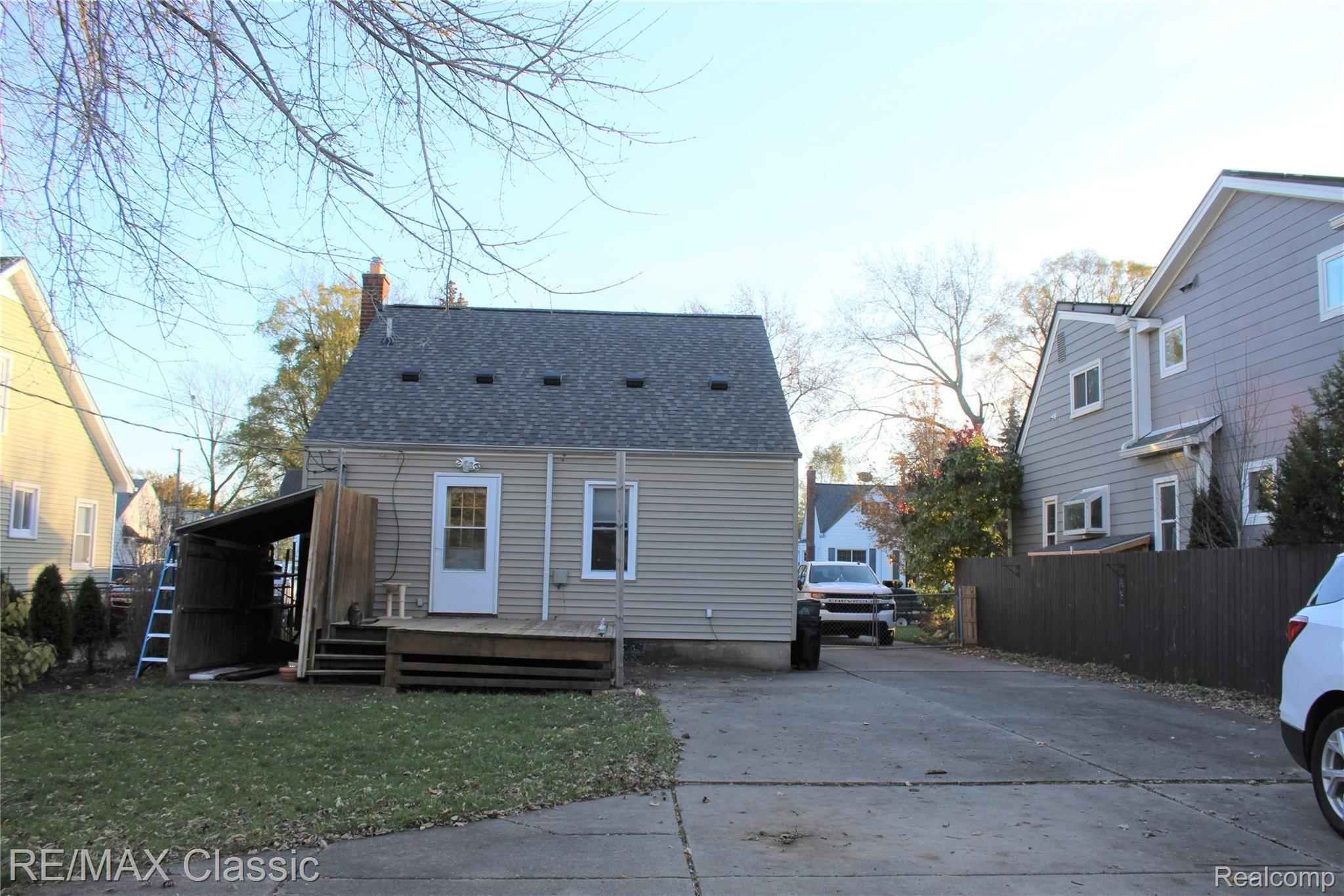 1420 Harvard Road Berkley, MI 48072 - Photo 7 of 50 IMG_1554.JPG
