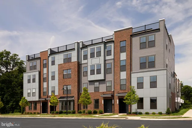 $789,990 | 62 Northpark Drive, Ashburn, VA 20147