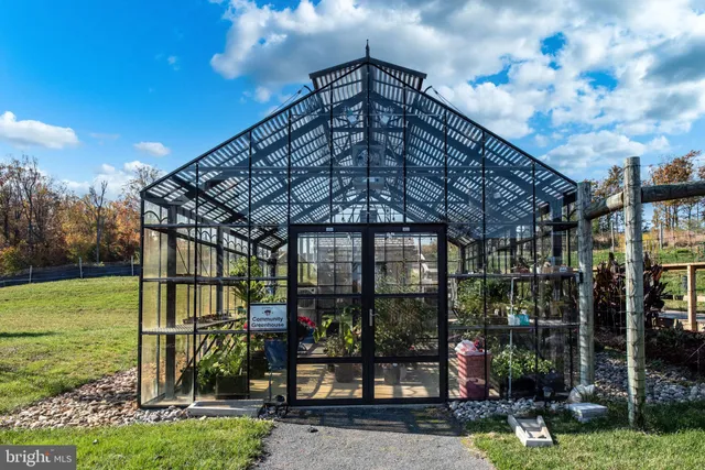 $925,000 | 17814 White Campion Way, Dumfries, VA 22026