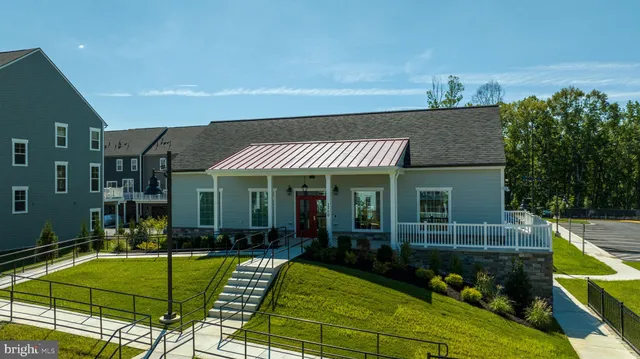 $925,000 | 17814 White Campion Way, Dumfries, VA 22026