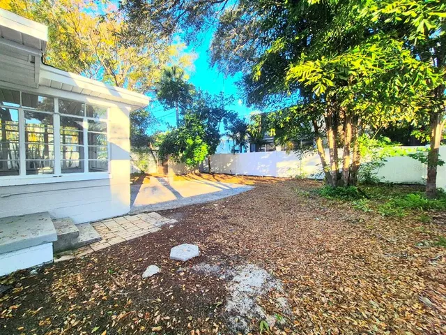 $3,000 | 2617 West Watrous Avenue, Tampa, FL 33629