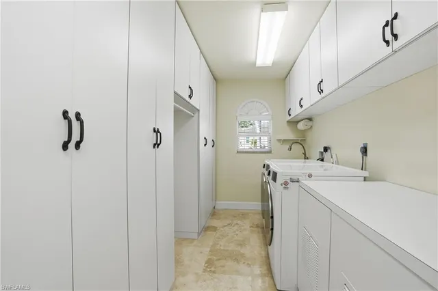 $1,075,000 | 2544 Southeast 23rd Place, Cape Coral, FL 33904