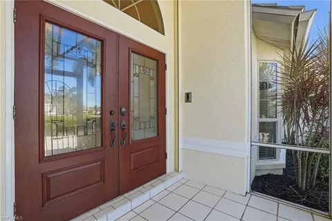 $1,075,000 | 2544 Southeast 23rd Place, Cape Coral, FL 33904