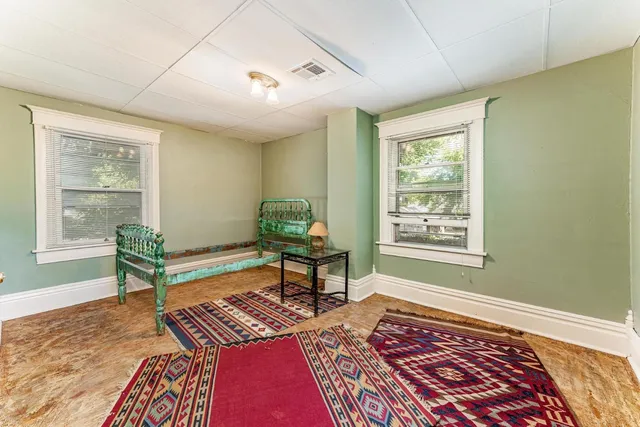 $150,000 | 717 East 8th Avenue, Winfield, KS 67156