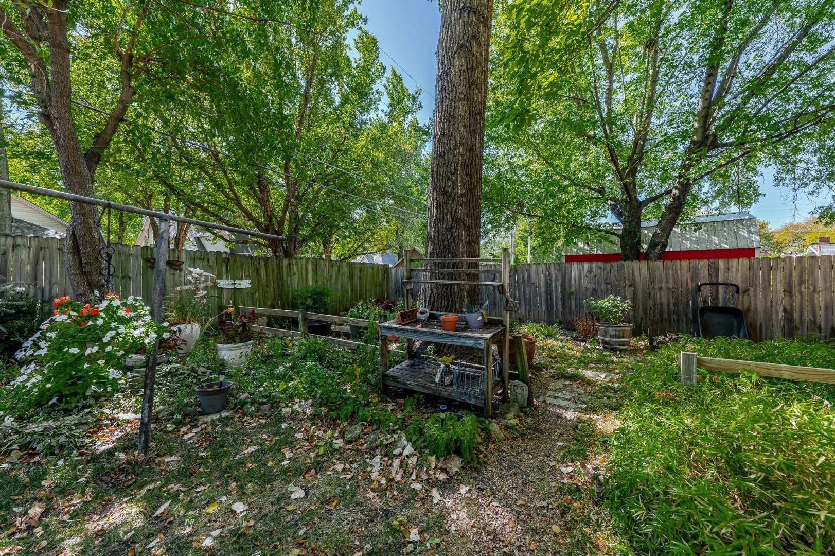 717 East 8th Avenue Winfield, KS 67156 - Photo 26 of 32