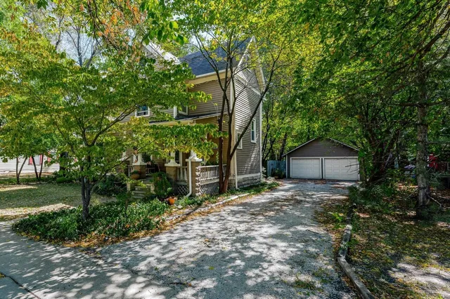 $150,000 | 717 East 8th Avenue, Winfield, KS 67156