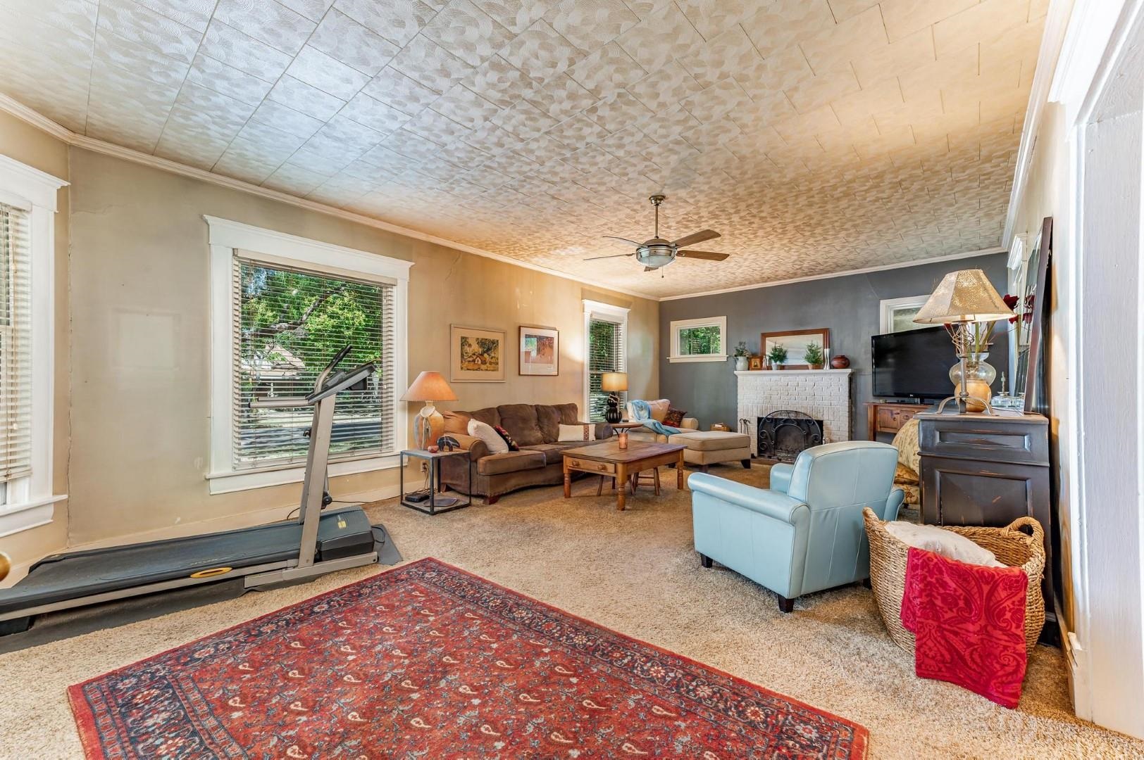 717 East 8th Avenue Winfield, KS 67156 - Photo 10 of 32