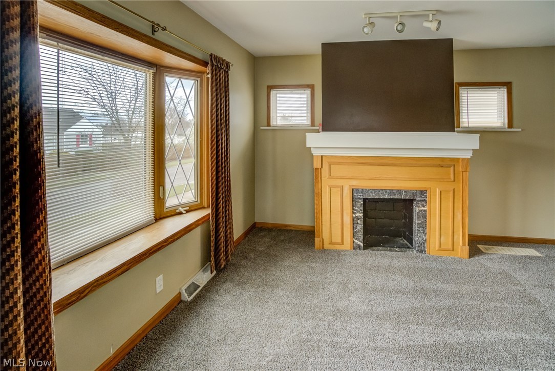12920 Littleton Road Garfield Heights, OH 44125 - Photo 5 of 24