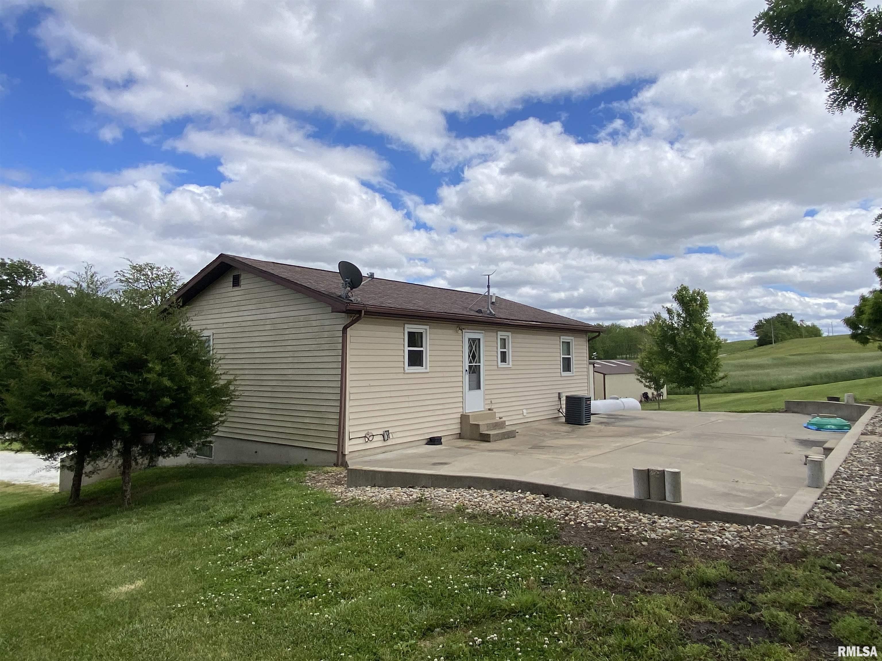 1863 Ebenezer Church Road Jacksonville, IL 62650 - Photo 11 of 40 Gallery Image 11