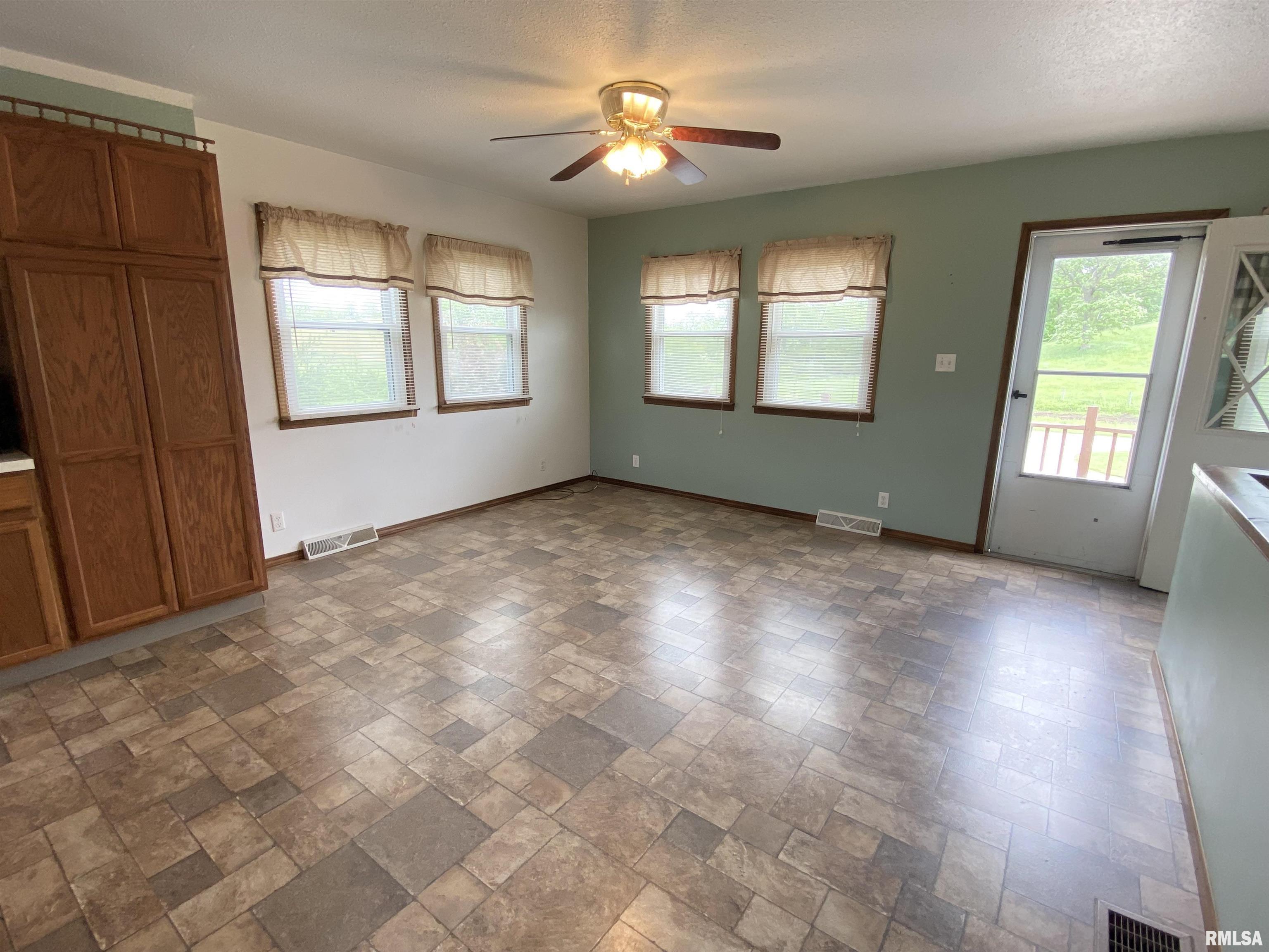 1863 Ebenezer Church Road Jacksonville, IL 62650 - Photo 28 of 40 Gallery Image 28