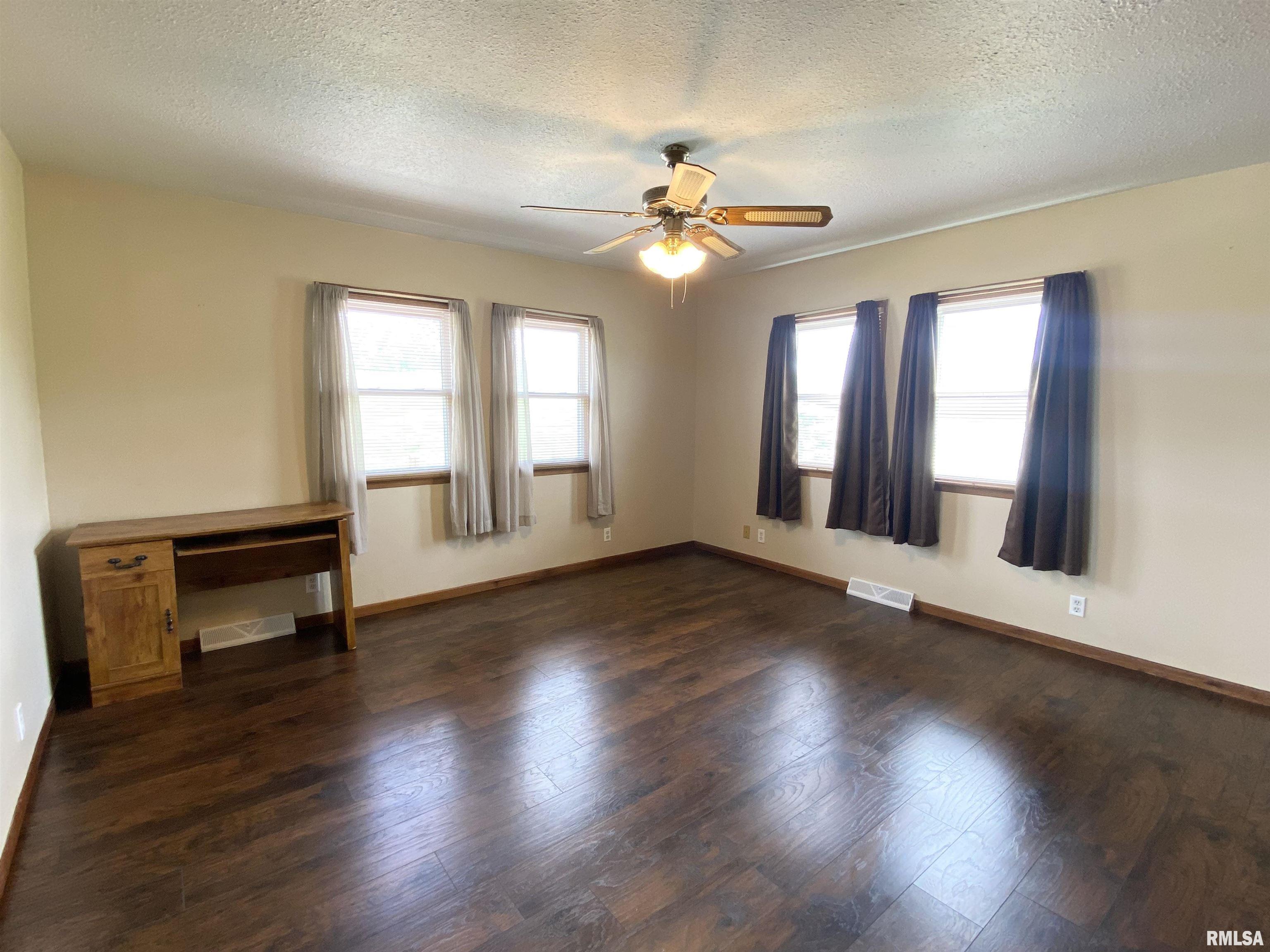 1863 Ebenezer Church Road Jacksonville, IL 62650 - Photo 29 of 40 Gallery Image 29