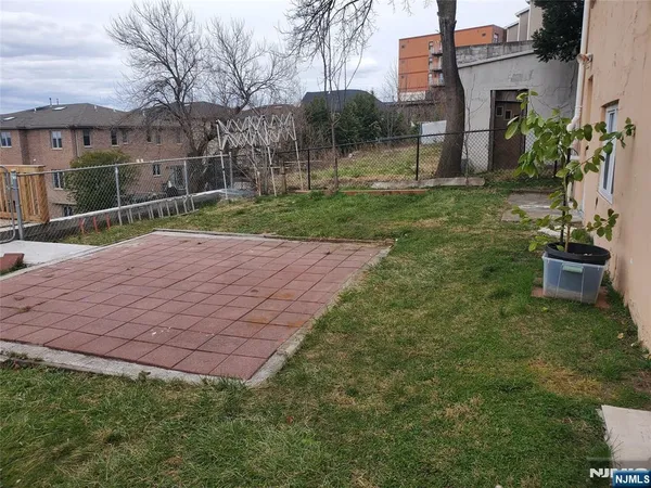 $3,000 | 143 Bergen Boulevard, Palisades Park, NJ 07650