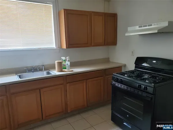 $3,000 | 143 Bergen Boulevard, Palisades Park, NJ 07650