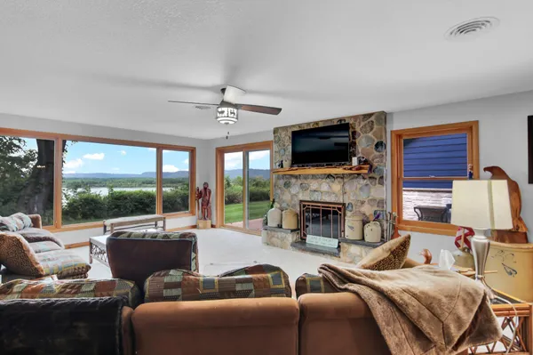 $845,000 | 29923 Lakeview Avenue, Red Wing, MN 55066