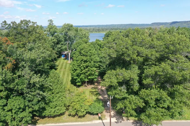 $895,000 | 29923 Lakeview Avenue, Red Wing, MN 55066