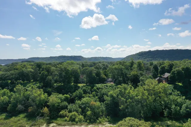 $895,000 | 29923 Lakeview Avenue, Red Wing, MN 55066