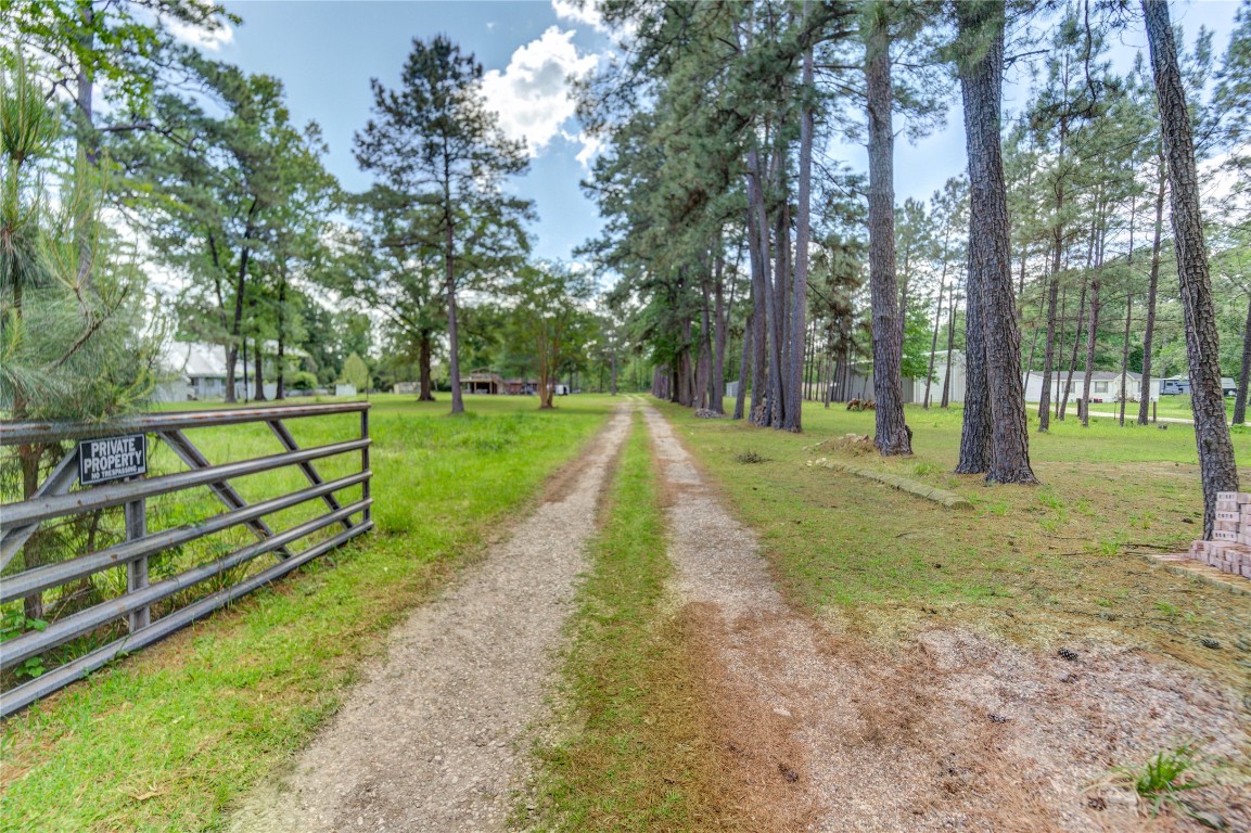 14016 Calhoun Road Conroe, TX 77302 - Photo 4 of 17