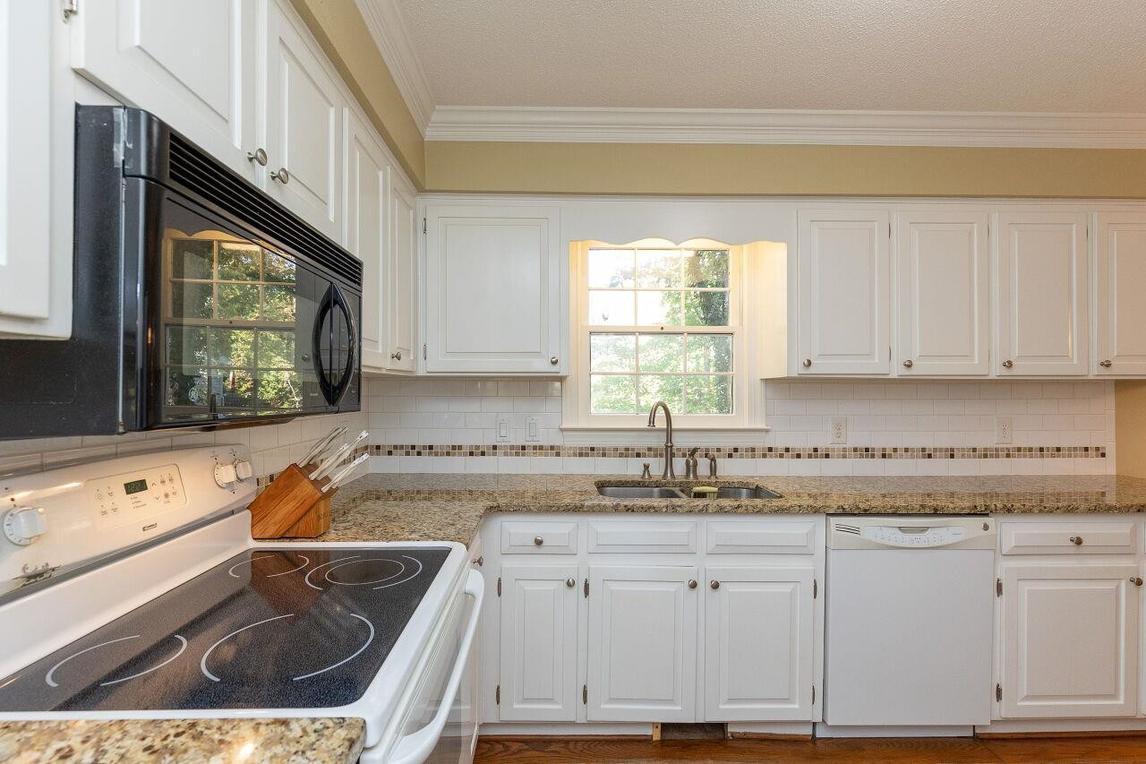 2900 Legare Court Raleigh, NC 27613 - Photo 11 of 32 Photo 11