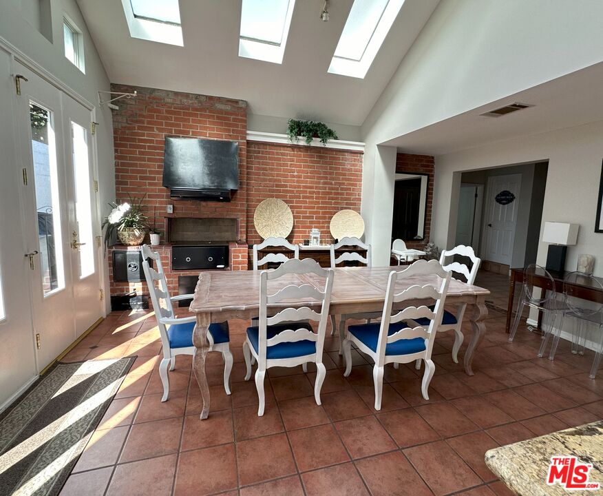 135 Napoleon Street Playa del Rey, CA 90293 - Photo 10 of 36 a view of a dining room with furniture