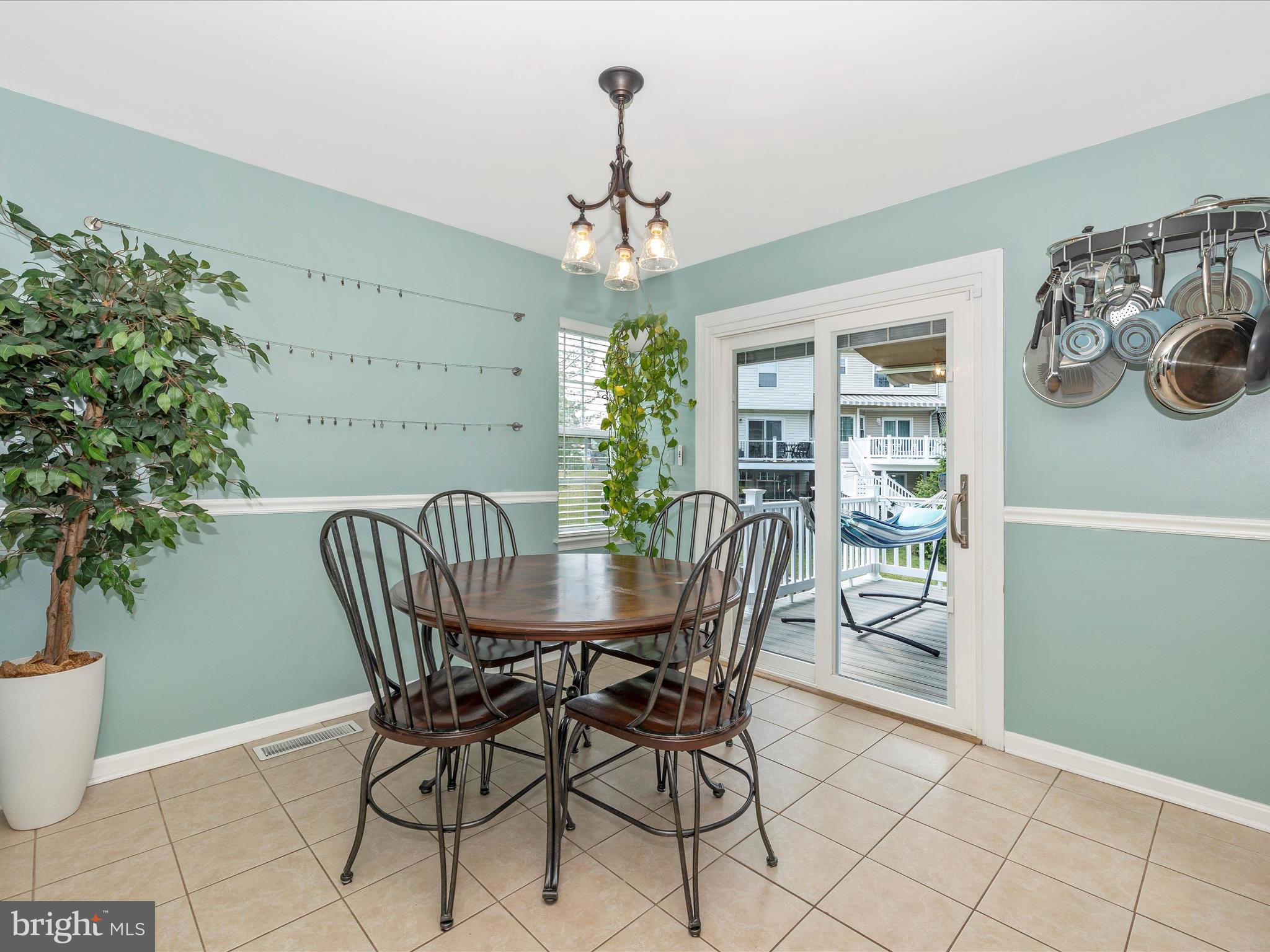 9102 Ridgefield Lane Frederick, MD 21701 - Photo 17 of 82 Breakfast Nook