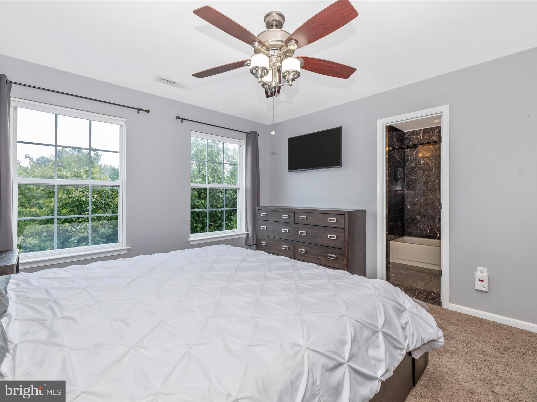 9102 Ridgefield Lane Frederick, MD 21701 - Photo 23 of 82 Primary Bedroom