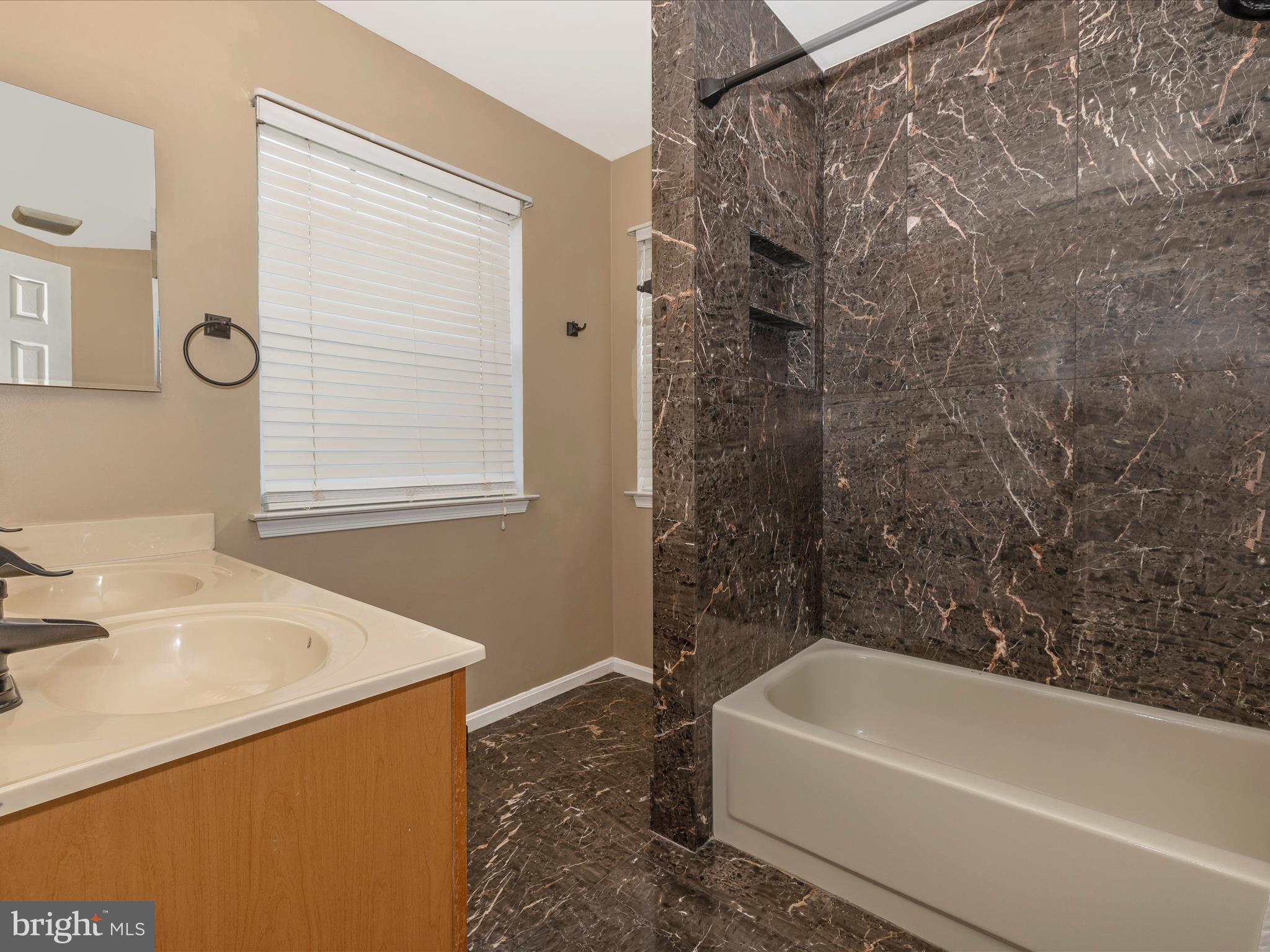 9102 Ridgefield Lane Frederick, MD 21701 - Photo 24 of 82 Primary Bathroom