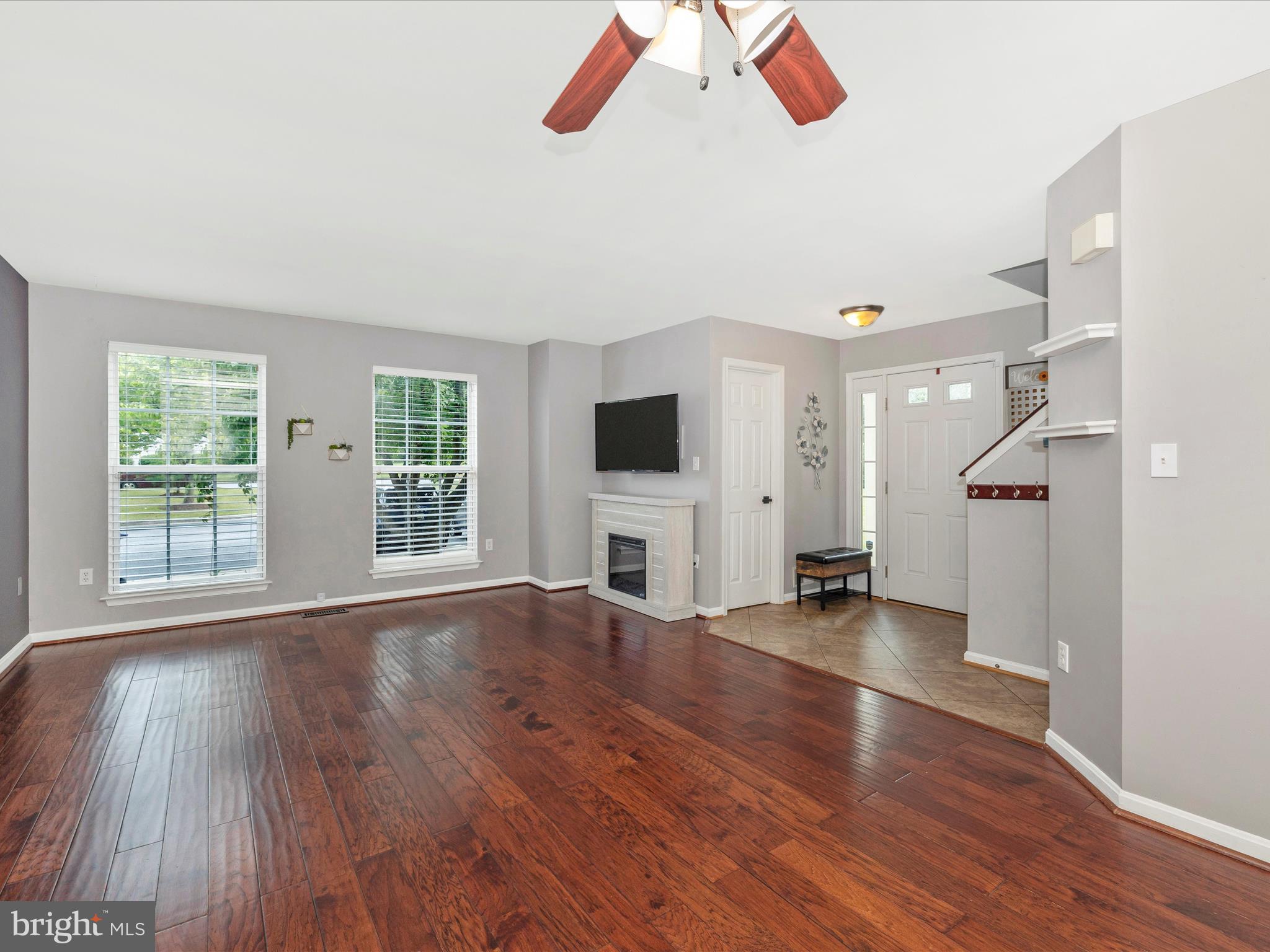 9102 Ridgefield Lane Frederick, MD 21701 - Photo 10 of 82 Dining & Living