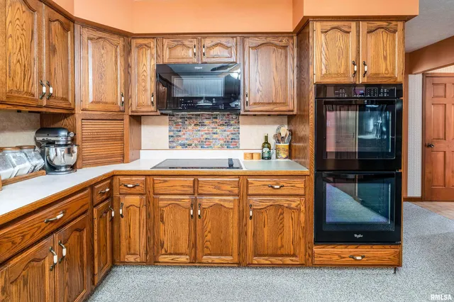 $400,000 | 11688 Strawberry Road, Carbondale, IL 62901