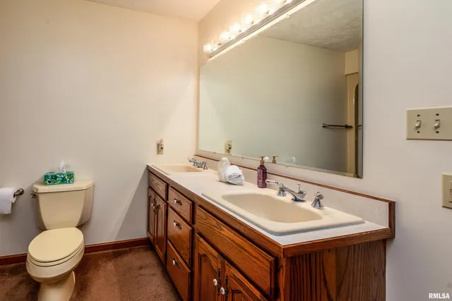 $400,000 | 11688 Strawberry Road, Carbondale, IL 62901