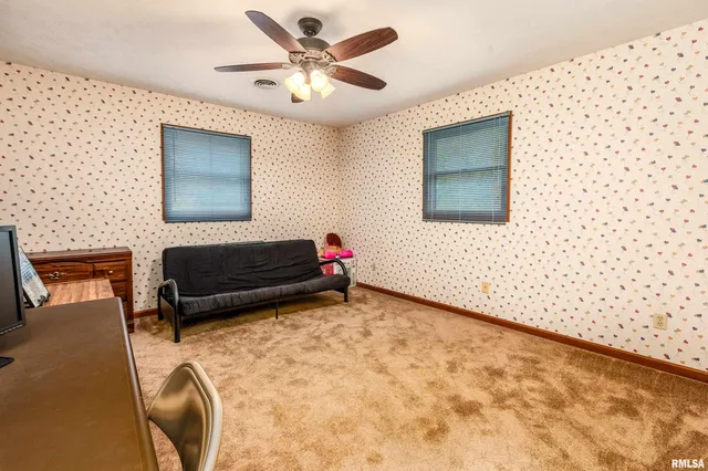 $400,000 | 11688 Strawberry Road, Carbondale, IL 62901