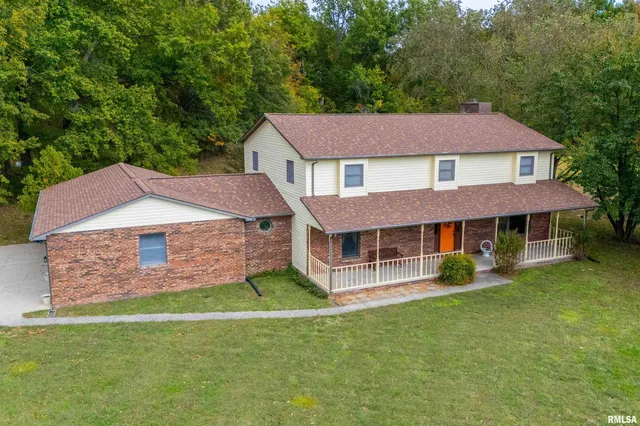 $400,000 | 11688 Strawberry Road, Carbondale, IL 62901