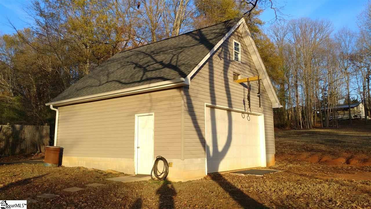 881 North Rutherford Road Taylors, SC 29687 - Photo 2 of 14