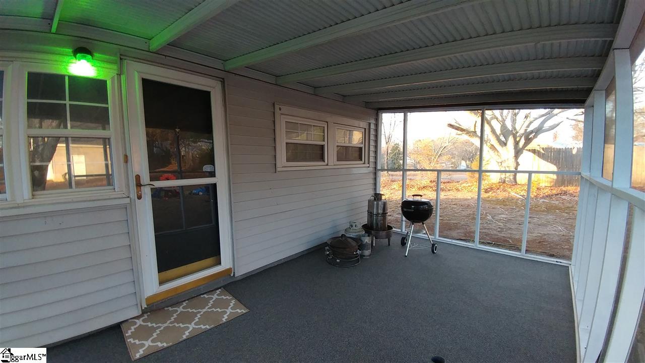 881 North Rutherford Road Taylors, SC 29687 - Photo 11 of 14