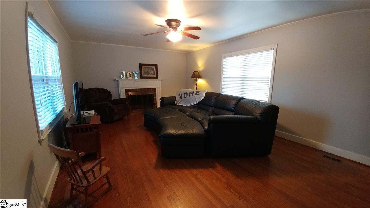 881 North Rutherford Road Taylors, SC 29687 - Photo 3 of 14