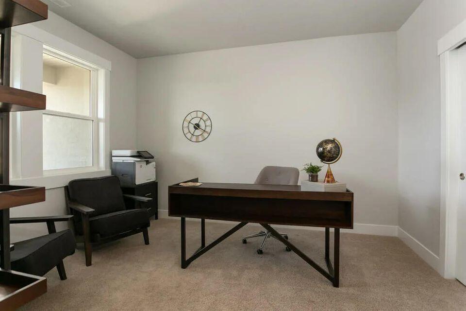 3027 Northwest Hidden Rdg Drive Bend, OR 97703 - Photo 13 of 13 20220416212214536726000000-o