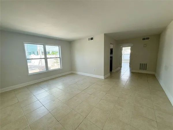 $2,000 | 14120 Palm Street, Unit 104, Madeira Beach, FL 33708
