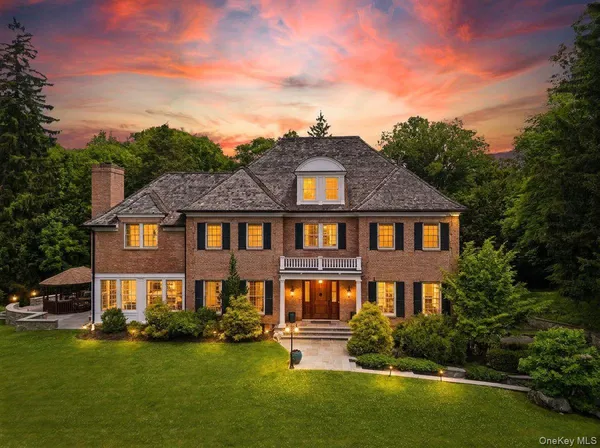 $3,100,000 | 2 Heathcote Drive, Mount Kisco, NY 10549