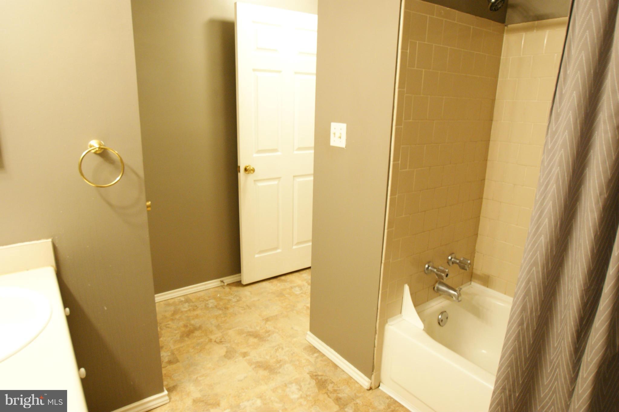 21007 Timber Ridge Terrace, Unit 201 Ashburn, VA 20147 - Photo 12 of 18 Bathroom